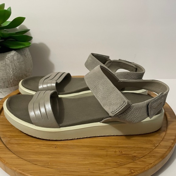 ECCO Flowt Moon Rock Leather Platform Sandal Women 10 Gray Metallic Chunky Flat - Picture 1 of 9